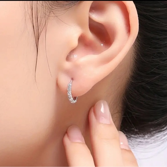 925 Sterling Silver Dainty Hoop Earrings - Picture 3 of 3